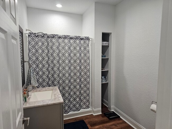 Building Photo - Tranquil Porch Retreat