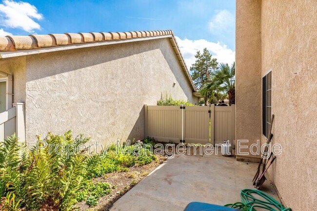 Building Photo - 576 Pine Valley Rd