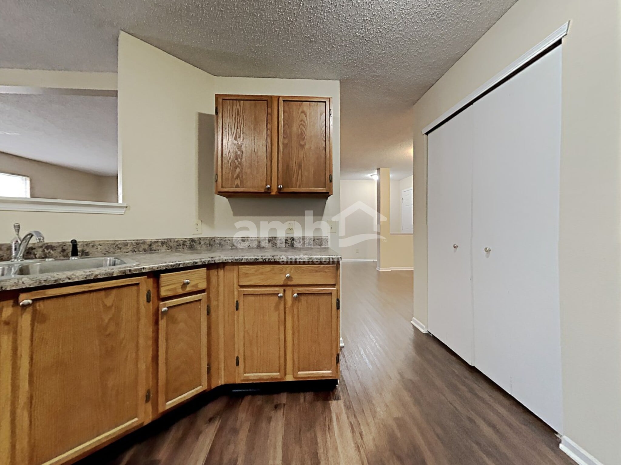 Building Photo - 8450 Ash Grove Dr