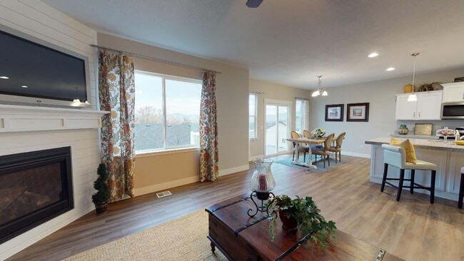Building Photo - Don't Miss This Former Model Home Rental