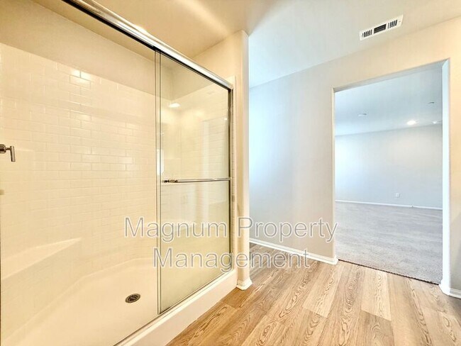 Building Photo - 36330 Albus Ave