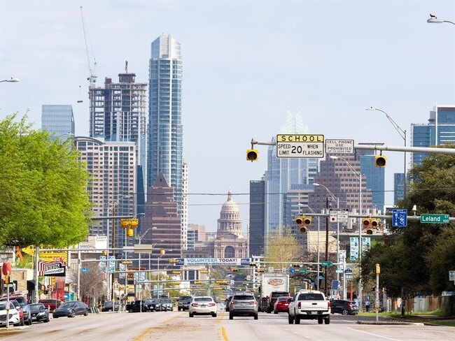 Building Photo - 2113 Glendale Pl