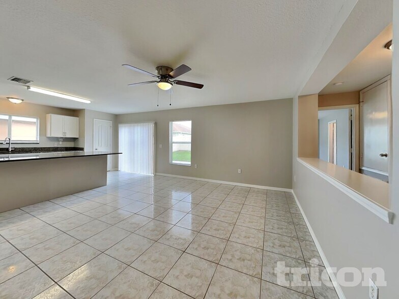 Building Photo - 2483 Brownwood Dr
