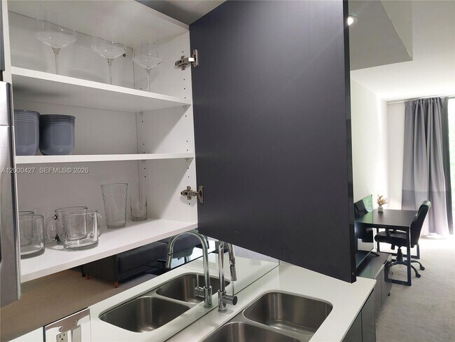 Building Photo - 31 SE 6th St