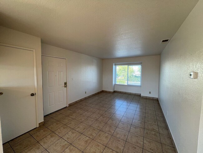 Building Photo - Two-bedroom upstairs apartment in Riverbank!
