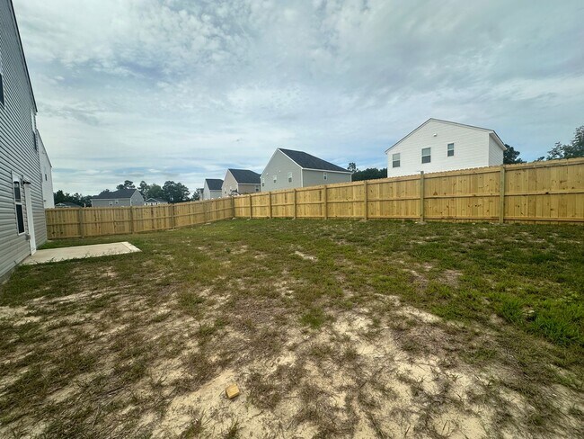 Building Photo - 191 Hornet Dr