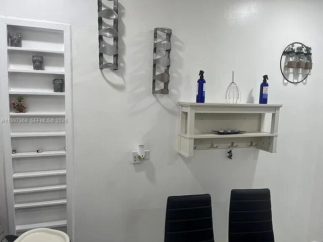 Building Photo - 11221 NE 9th Ave