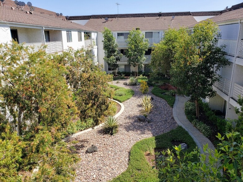 Building Photo - 3565 Linden Ave