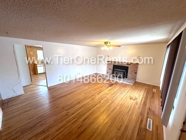 Building Photo - NO DEPOSIT option available for qualified renters!