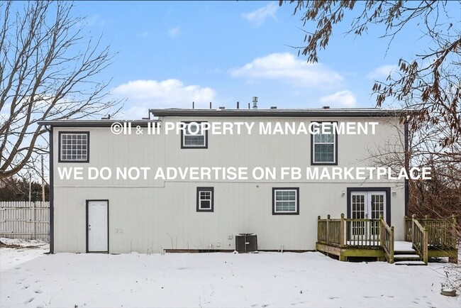 Building Photo - 2900 E Red Bridge Rd