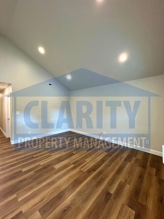 Building Photo - Single level, 3 bedroom home!