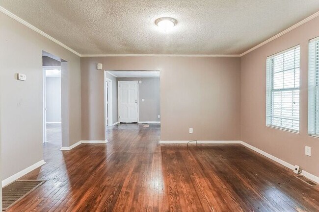 Building Photo - 5517 Kiska Ave