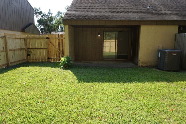 Building Photo - Whispering Pines 2/2 close to NAS Jax