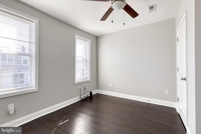 Building Photo - 635 S Lehigh St