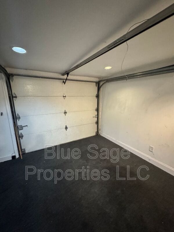 Building Photo - 229 Spruce St