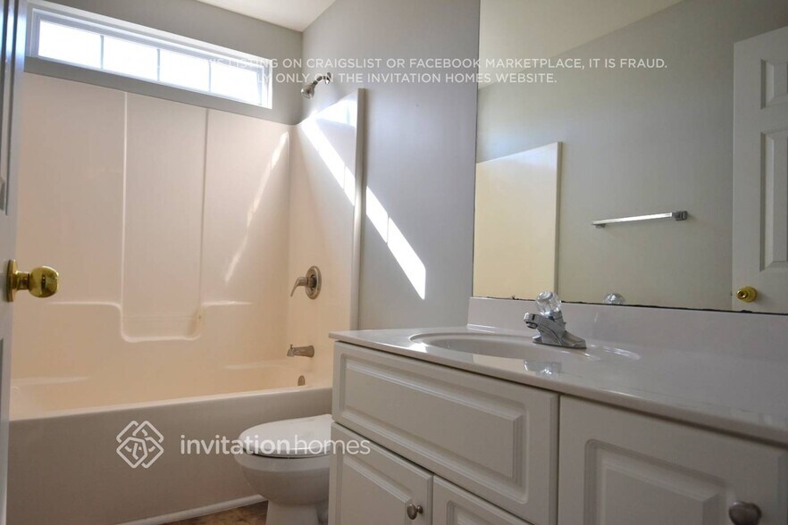 Building Photo - 2415 Pepperstone Dr