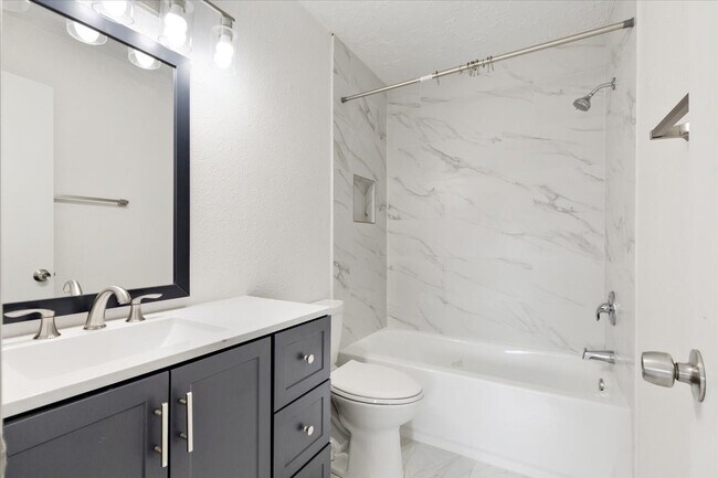 Building Photo - 14818 Gladewick Dr