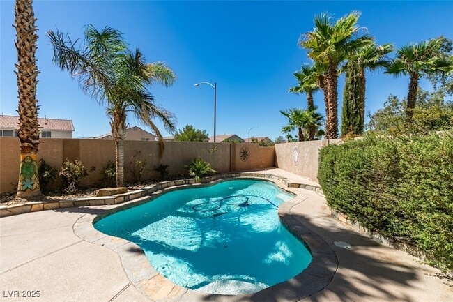 Building Photo - 9157 S Sleeping Tree St