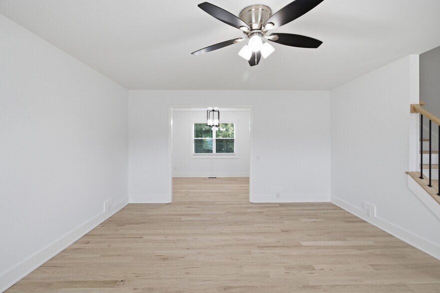 Building Photo - 230 Pinebridge Ct