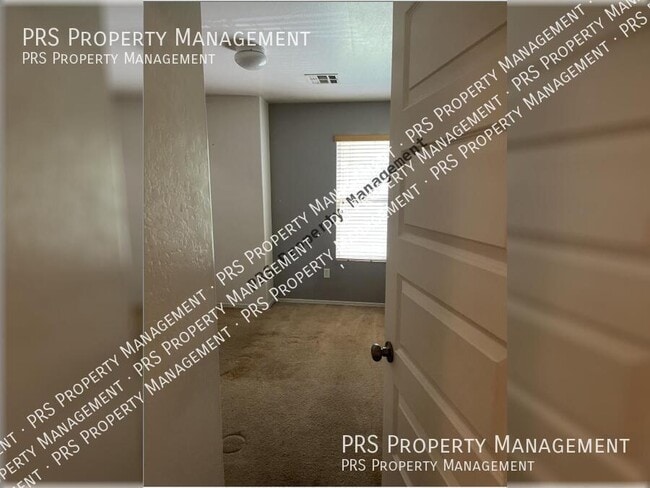 Building Photo - 4222 E Windsor Dr