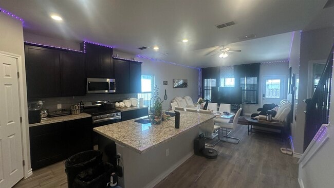 Building Photo - 1613 Ocaso Dr