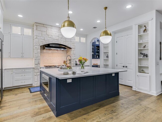 Building Photo - 2625 Arion Cir