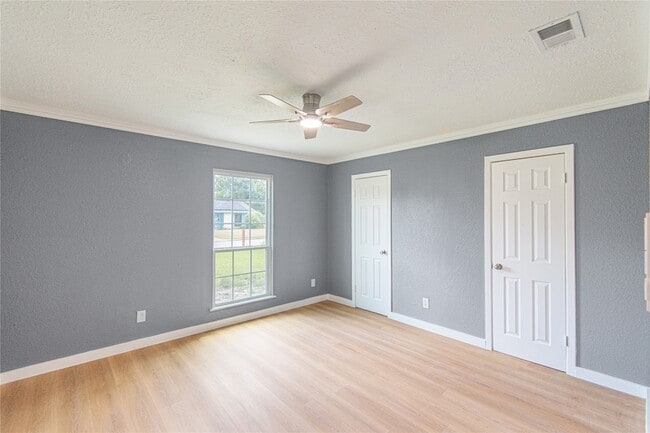 Building Photo - 12906 Southspring Dr