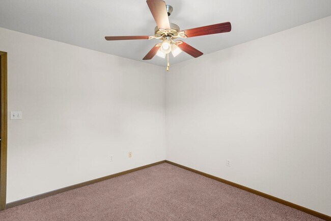 Building Photo - 509-511 Glenstone Dr.