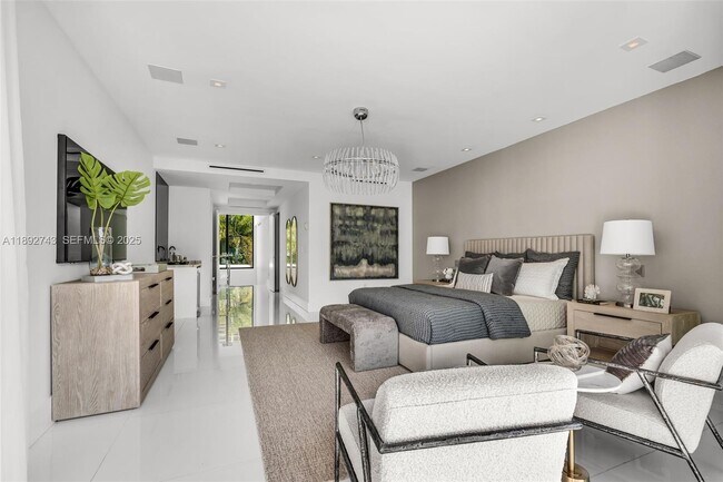 Building Photo - 124 Park Dr