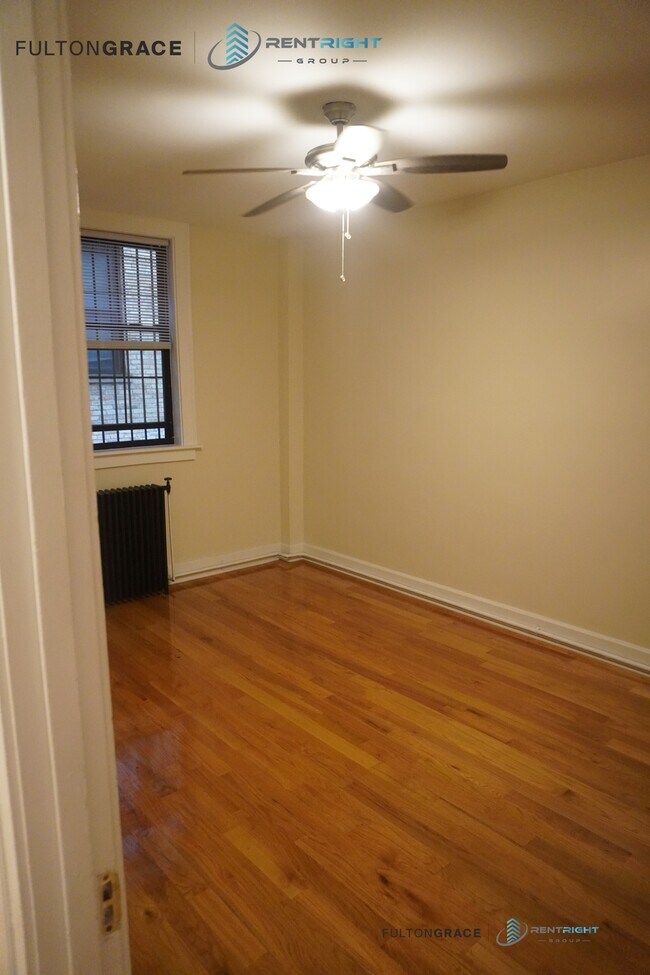 Building Photo - 426 W Briar Pl