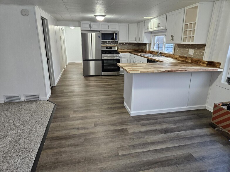 Building Photo - 6711 Vincent Hill Rd