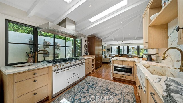 Building Photo - 27 Emerald Bay