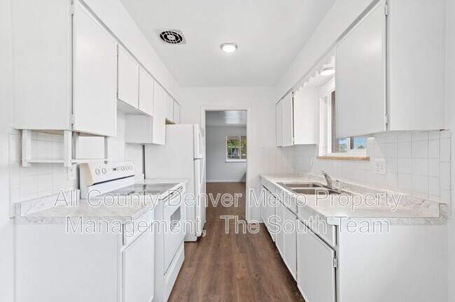 Building Photo - 5579 S Delaware St