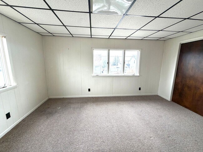 Building Photo - 914 Lawrence St