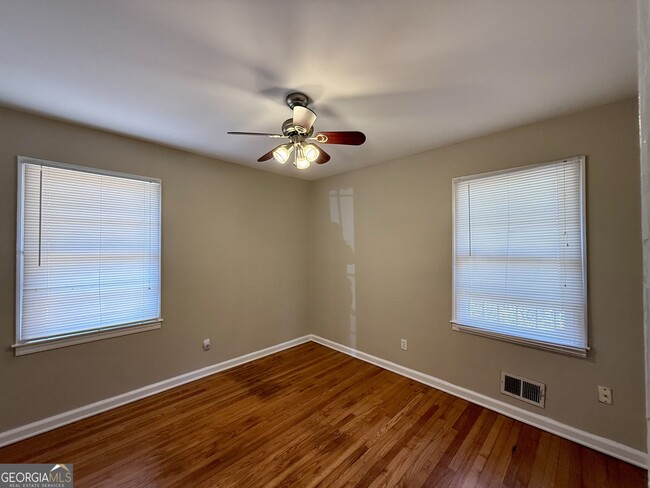 Building Photo - 2913 Horse Shoe Dr