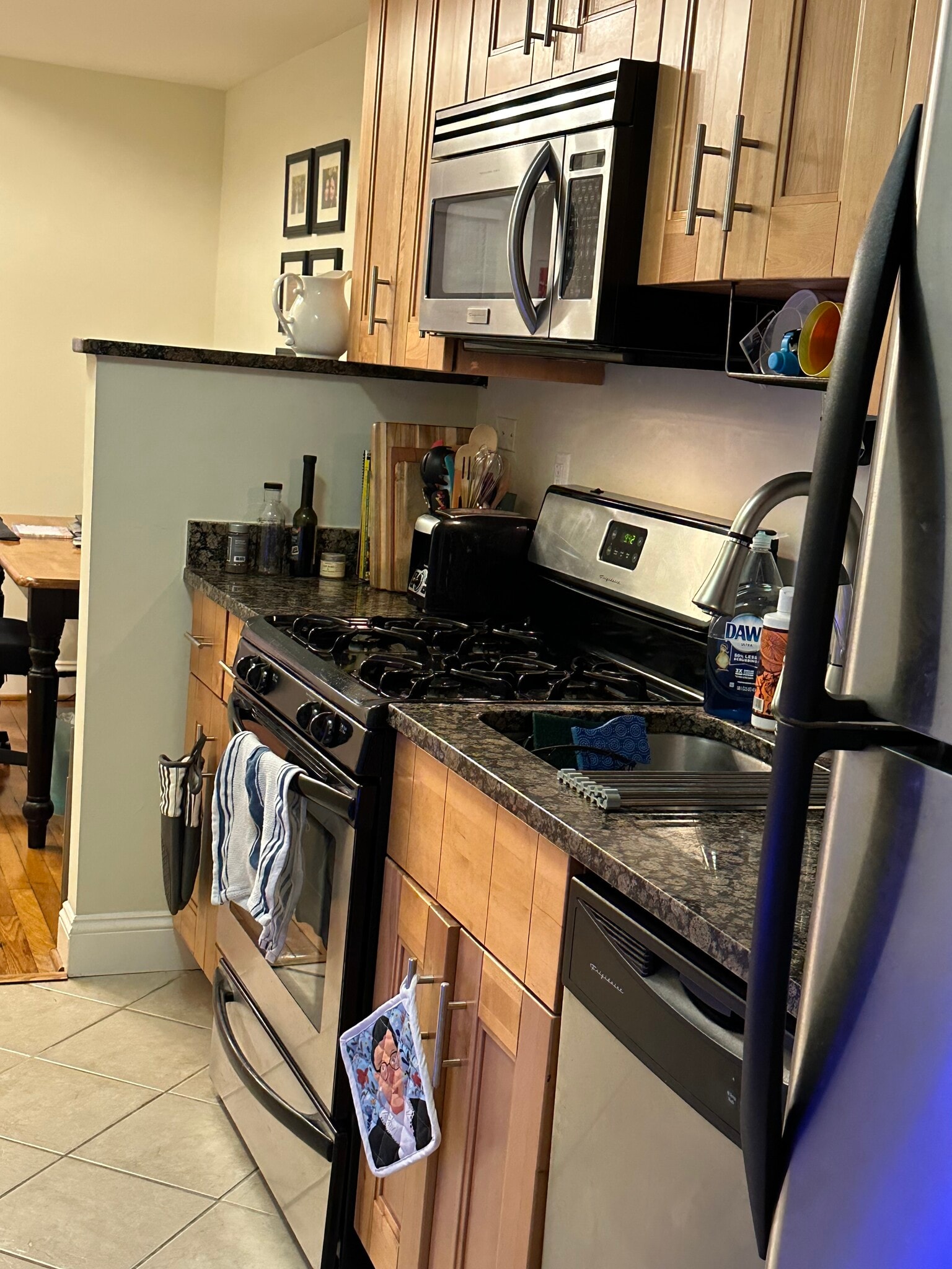 Building Photo - 213 19th St NE