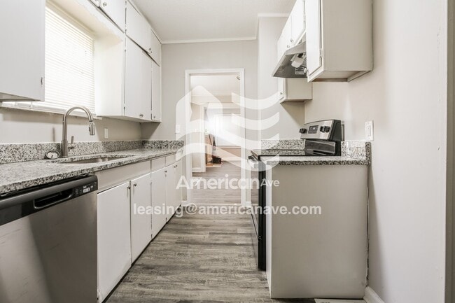 Building Photo - 1606 E 72nd St