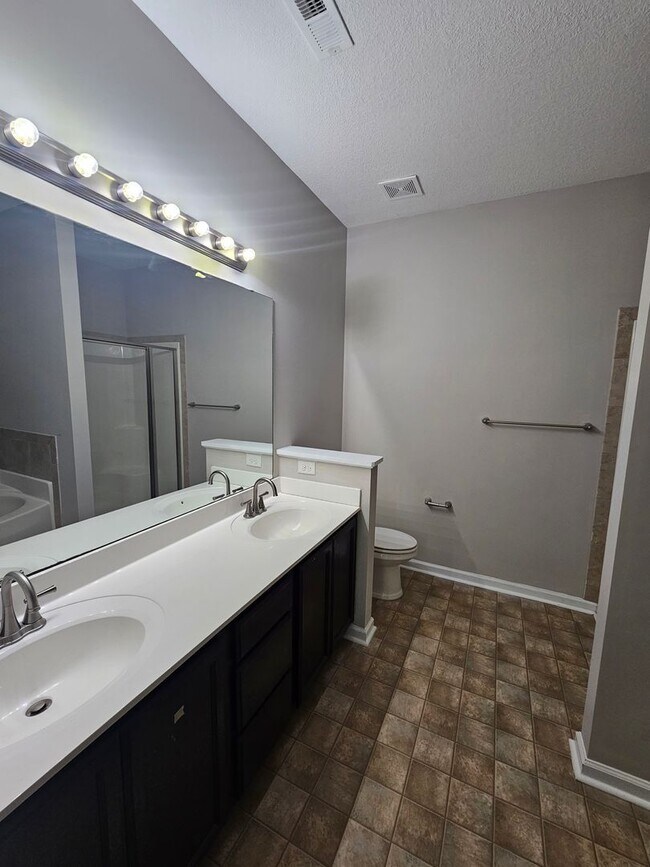 Building Photo - Gorgeous 3Bed. Townhome In Carolina Forest!