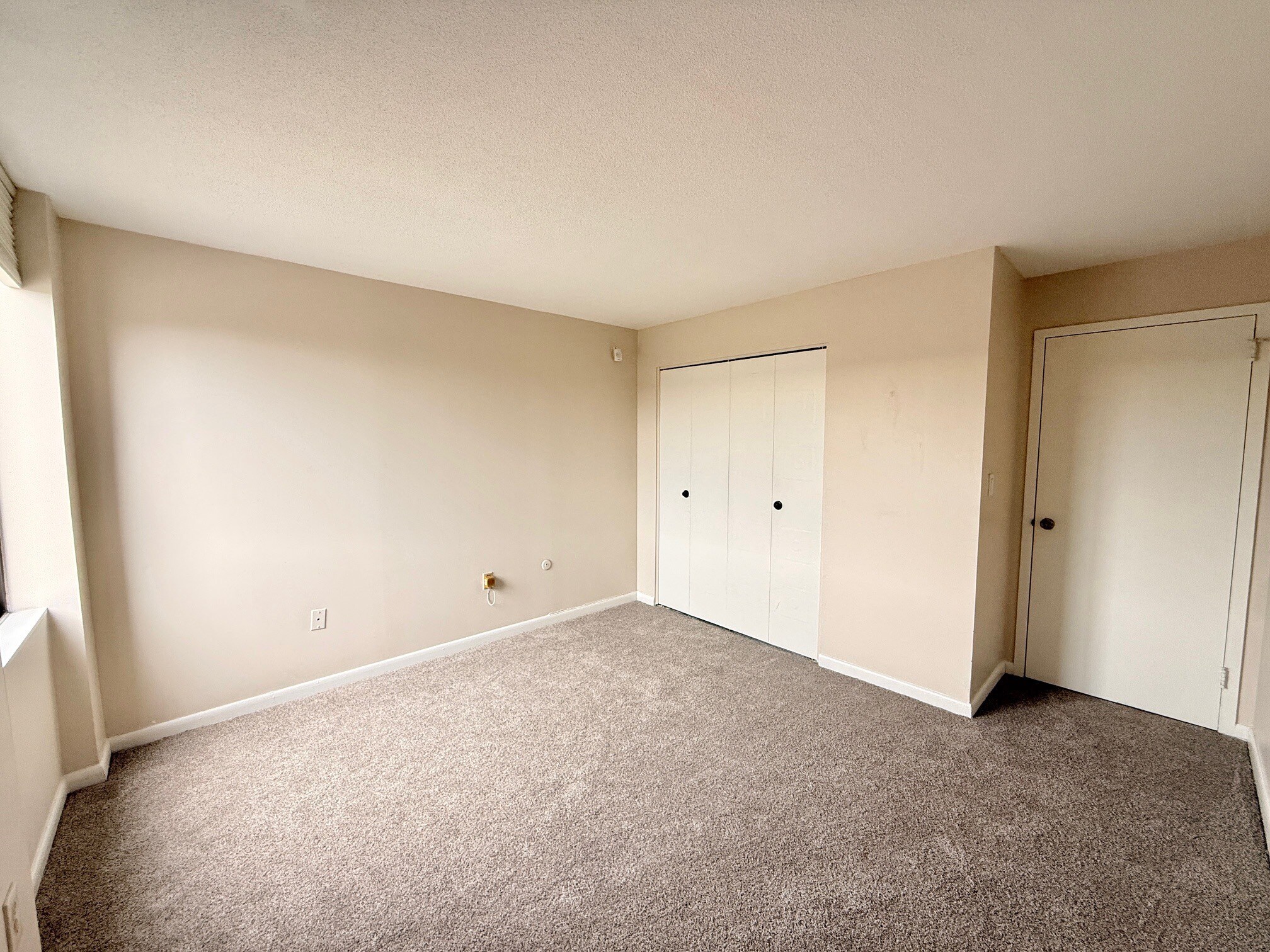 Building Photo - 1006 Paradise Rd