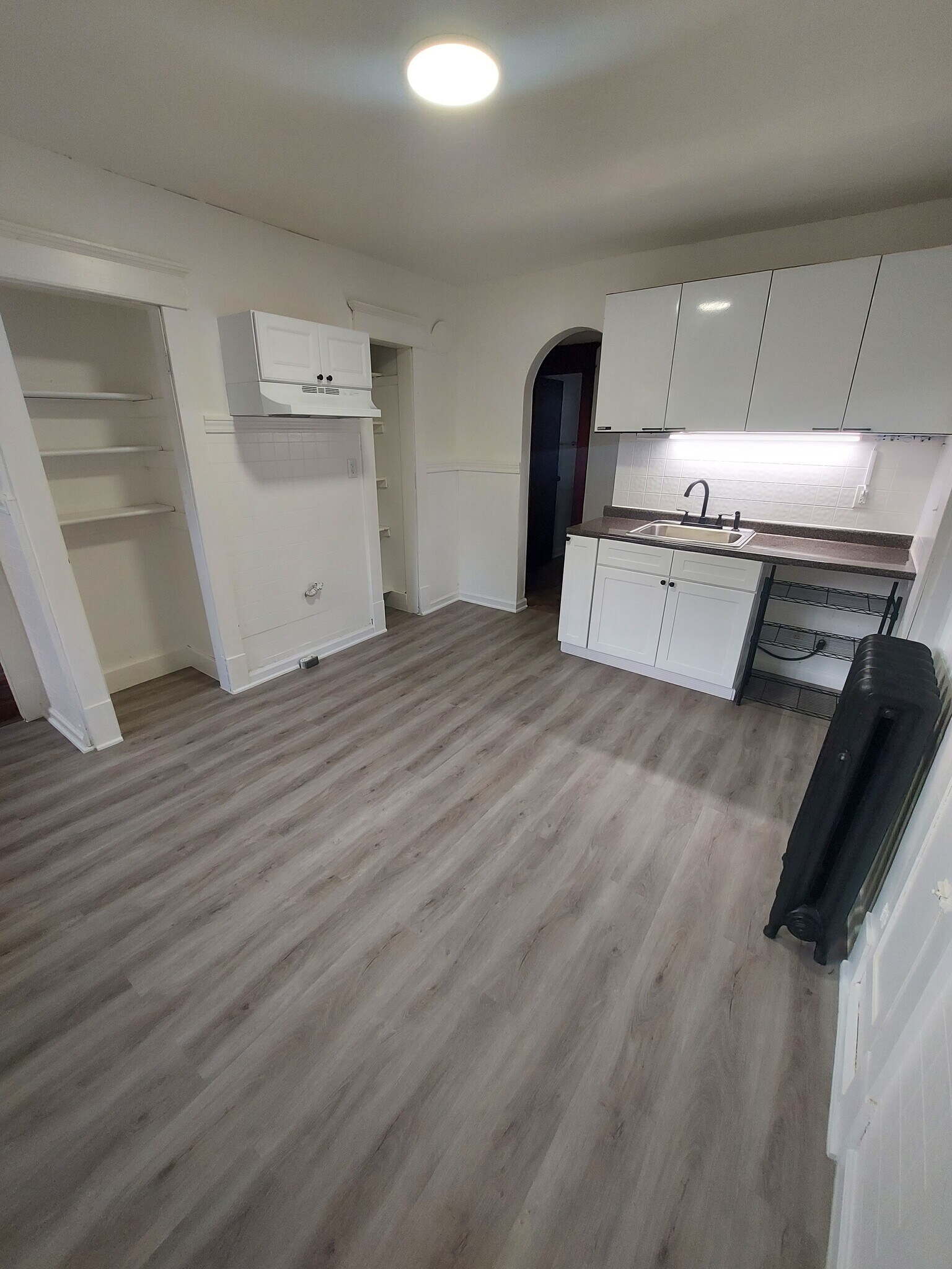 Kitchen - 837 Carew St