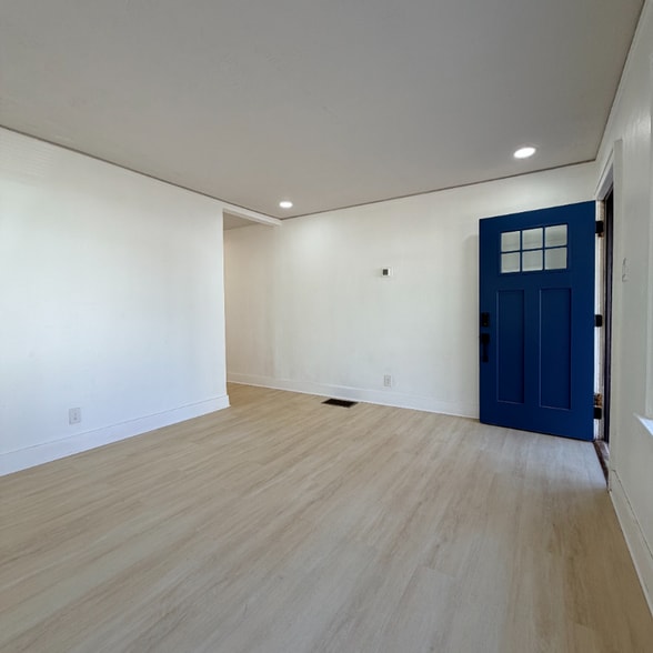 Building Photo - 1336 Sharon St NW