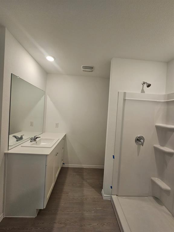 Building Photo - 2329 Silvercloud Dr