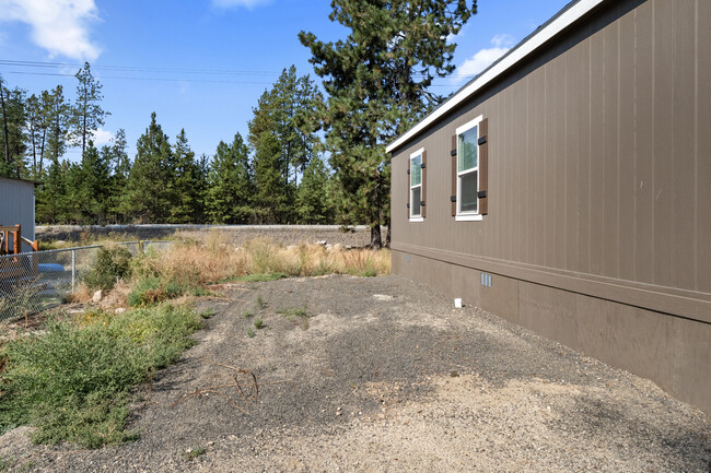 Building Photo - 3 Bed/ 2 Bath Home For Rent!