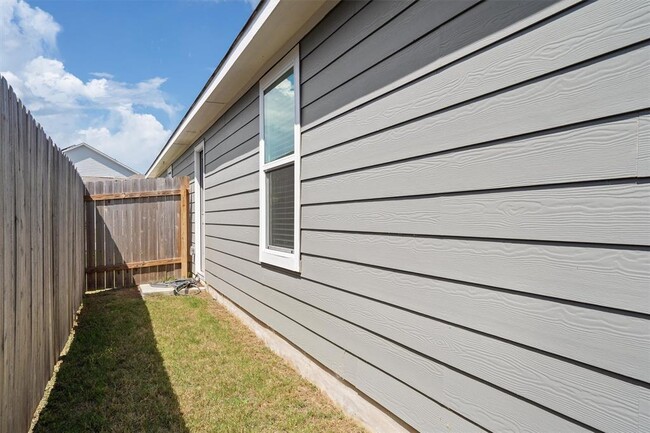 Building Photo - 1213 Catfish Ln