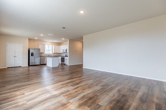Building Photo - 817 Beacon Hts