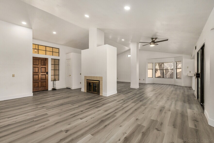 Building Photo - 7608 W McRae Way