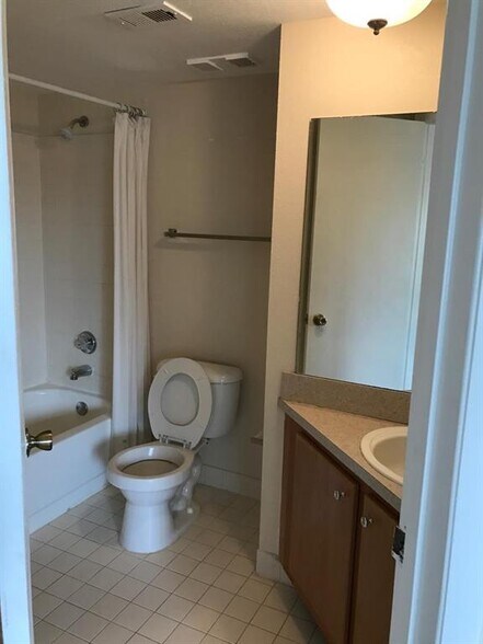 Building Photo - 2445 SW 18th Ter