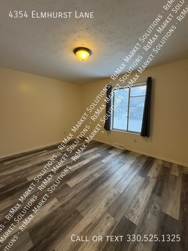 Building Photo - 4354 Elmhurst Dr