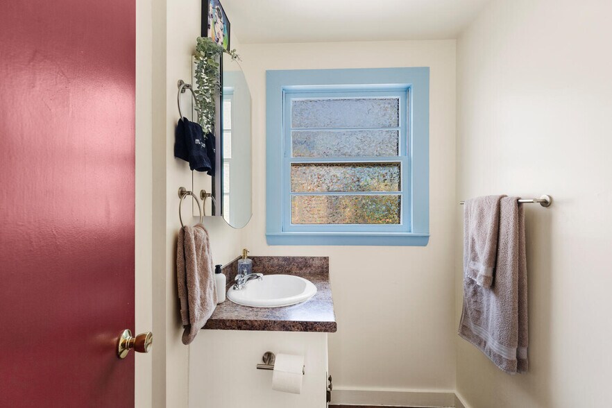 Building Photo - 25 Becket St