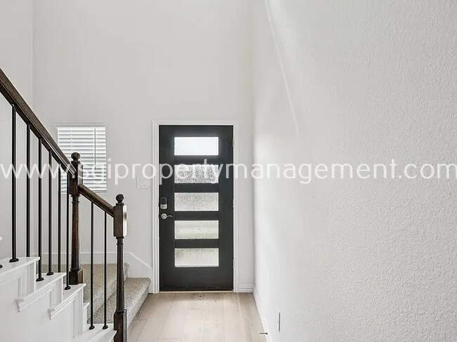 Building Photo - 522 Blanton St